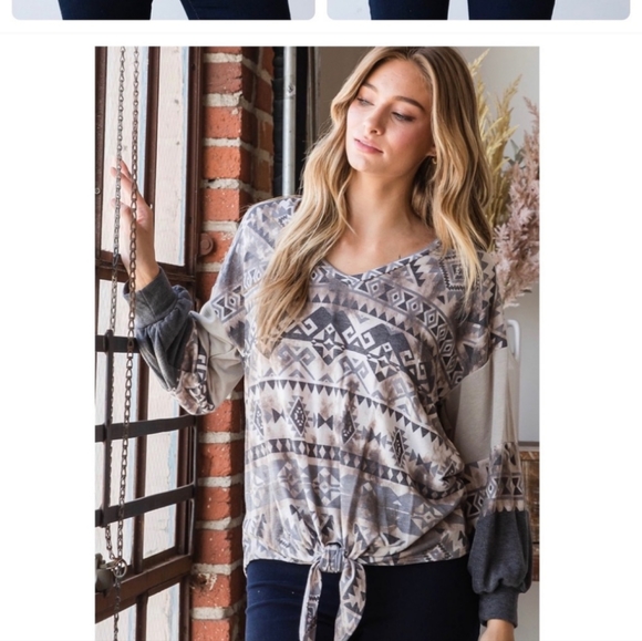 Aztec Print Top - Picture 2 of 3